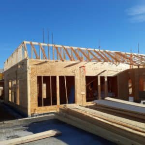 Charpente en bois pour une maison.