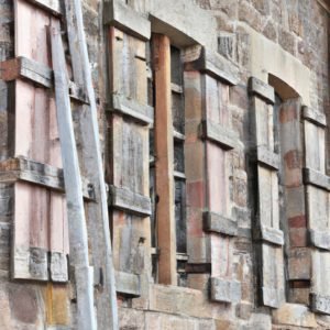 Le bâtiment est en construction.